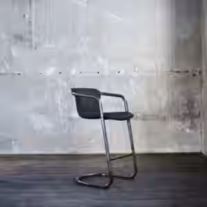 Der Kawola Barhocker Trivia ist ein freischwingender Sitz der mit einer Sitzfläche und Rückenlehne