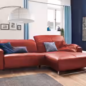 Das KAWOLA Sofa YORK in der Lederfarbe rot ist ein wunderbar voluminöses Sofa