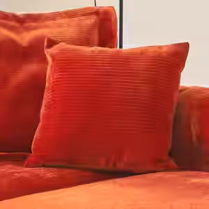 Ein Sofa - unzählige Möglichkeiten! Ergänzen und erweitern Sie mit diesem bequemen Spitzkissen Ihr KAWOLA Modulsofa SEPHI