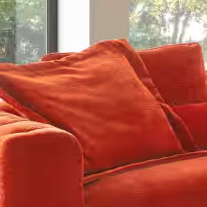 Ein Sofa - unzählige Möglichkeiten! Ergänzen und erweitern Sie mit diesem bequemen Flatterkissen Ihr KAWOLA Modulsofa SEPHI