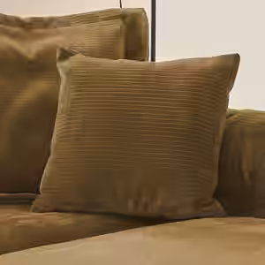 Ein Sofa - unzählige Möglichkeiten! Ergänzen und erweitern Sie mit diesem bequemen Spitzkissen Ihr KAWOLA Modulsofa SEPHI