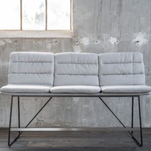 Die KAWOLA Thekenbank bietet eine tolle Sitzmöglichkeit an Ihrer Kochinsel. Mit Ihrer Länge von 180cm finden Freunde und Familie immer einen Platz auf dieser tollen Sitzmöglichkeit. Die Bank wurde ...