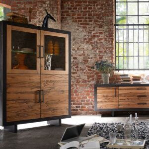 Das Highboard aus der Serie GONA ist die perfekte Ergänzung zum Esstisch. Das Design gibt dem Raum einen neuen und rustikalen Charme und wird Ihren Wohnbereich in einem neuen Glanz erstrahlen lasse...