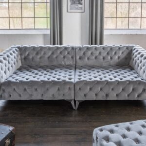 Das KAWOLA Big Sofa NARLA ist ein echtes Schmuckstück in Ihrem Wohnbereich Das Sofa ist durch die Absteppungen und die Form an den Chesterfield Stil angelehnt. Der Bezug des Sofas ist aus hochwerti...