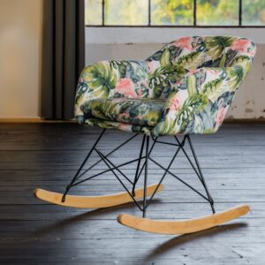 Lange Zeit wurde dem Schaukelstuhl keine Aufmersamkeit zu teil. Erst in der letzten Zeit wurde dieses Thema im Bereich der Möbel wieder neu aufgegriffen und neu interpretiert. Die Eigenschaften des...