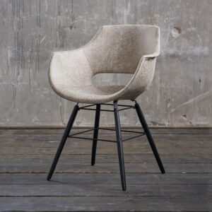 Der Stuhl ZAJA vereint industrielles und modernes Wohndesign. Hier können Sie sich bequem zurücklehnen und stilvoll speisen. Das Material ist sehr hochwertig verarbeitet und lässt sich problemlos r...