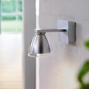 Die Wandlampe Lampe Horizon Wandleuchte klar/Metall ist eine schlichte und sehr moderne Wandlampe