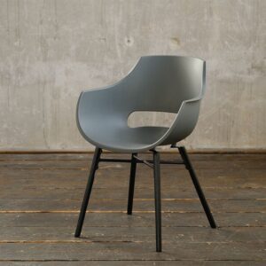 Der Stuhl ZAJA vereint industrielles und modernes Wohndesign. Hier können Sie sich bequem zurücklehnen und stilvoll speisen. Das Material ist sehr hochwertig verarbeitet und lässt sich problemlos r...