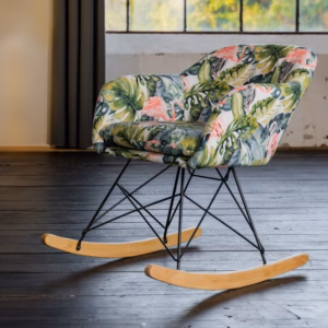 Lange Zeit wurde dem Schaukelstuhl keine Aufmersamkeit zu teil. Erst in der letzten Zeit wurde dieses Thema im Bereich der Möbel wieder neu aufgegriffen und neu interpretiert. Die Eigenschaften des...