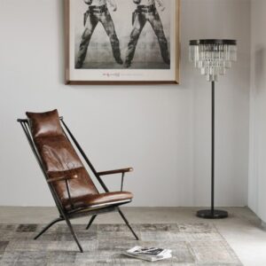 Sessel CIANO fällt einem zunächst durch seine sehr hohe Rückenlehne auf. Diese verleiht dem Stuhl nicht nur einen besonderen Look