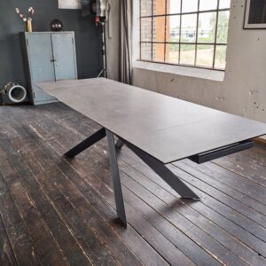 Der NOLDOR Esstisch von KAWOLA ist mehr als nur ein Möbelstück – er ist ein Statement für stilvolles Wohnen und gesellige Momente. Mit seiner Tischplatte aus Keramik vereint dieser erweiterbare Ess...