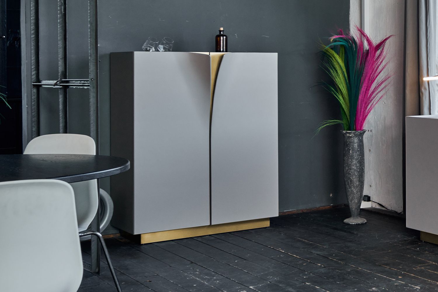 Entdecken Sie das elegante EMMA Highboard von KAWOLA
