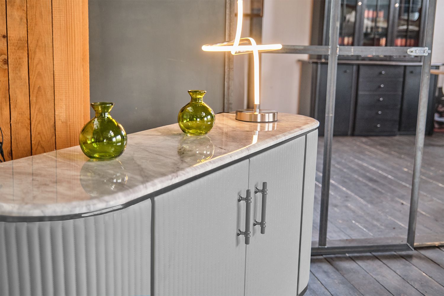 KAWOLA Sideboard MARIA Marmorplatte Kunstleder grau – Bild 2