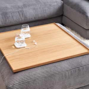 Entdecken Sie dieses elegante Holztablett von KAWOLA