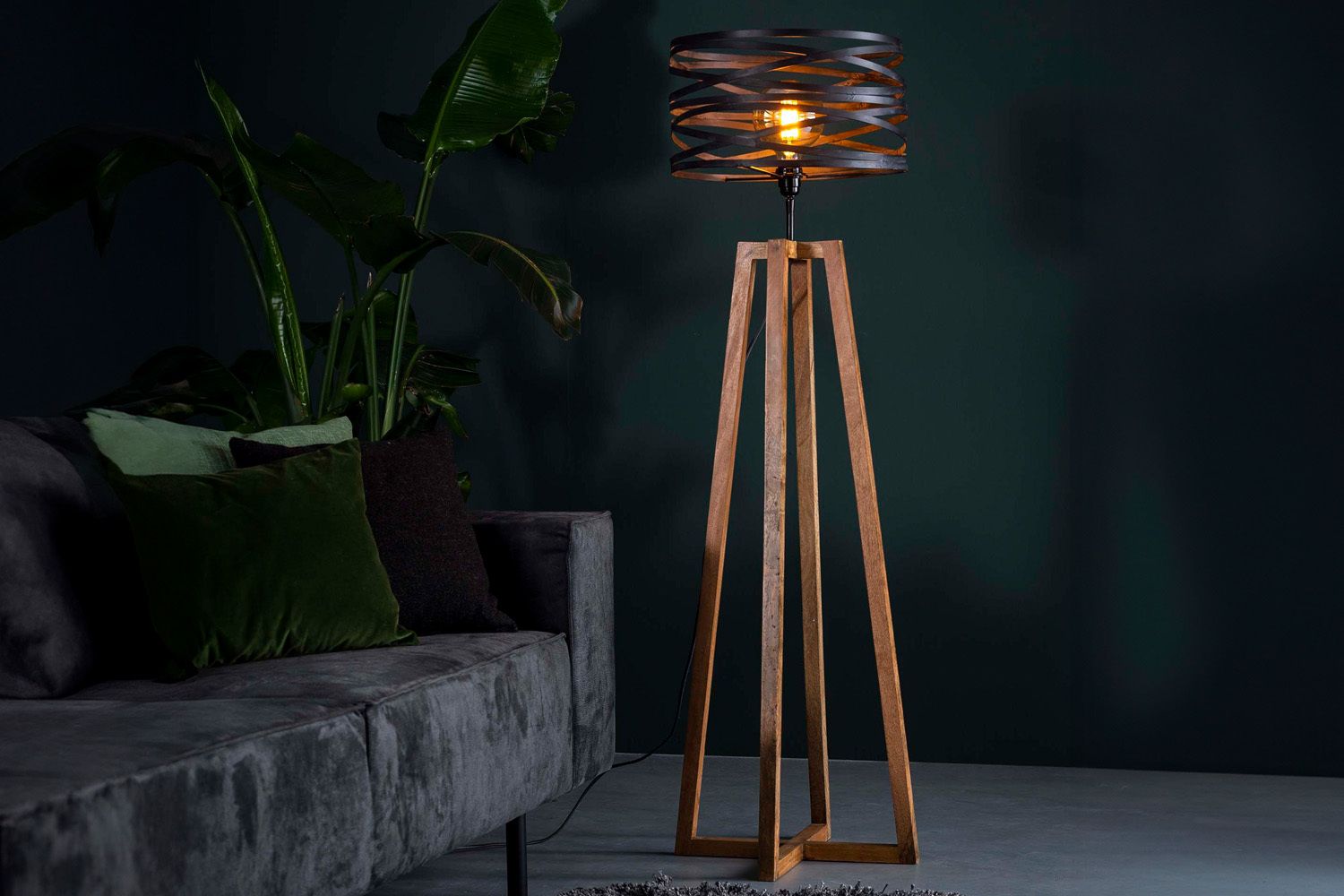 kombiniert mit einem gekreuzten Holzrahmen