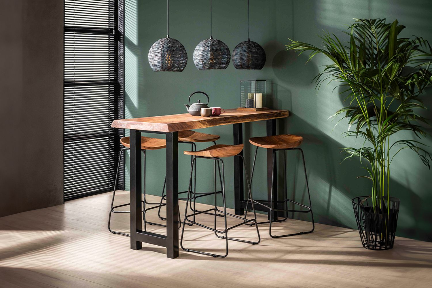 Der KAWOLA Barhocker LEMMY vereint natürliche Schönheit mit moderner Leichtigkeit und wird im praktischen 4er-Set geliefert – perfekt