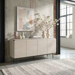 Das Sideboard AVRIL von KAWOLA überzeugt durch seine klare Formensprache und eine harmonische Kombination aus moderner Eleganz und funktionaler Raffinesse. Die grifflose Front mit vier Türen wirkt ...