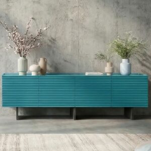 Das Lowboard LYNN von KAWOLA verbindet modernes Design mit funktionaler Raffinesse und wird zur stilvollen Basis für Ihre Medientechnik. Die markante