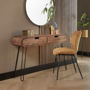 Der Schminktisch/Flurtisch BAEL von KAWOLA ist ein Statement modernen Designs