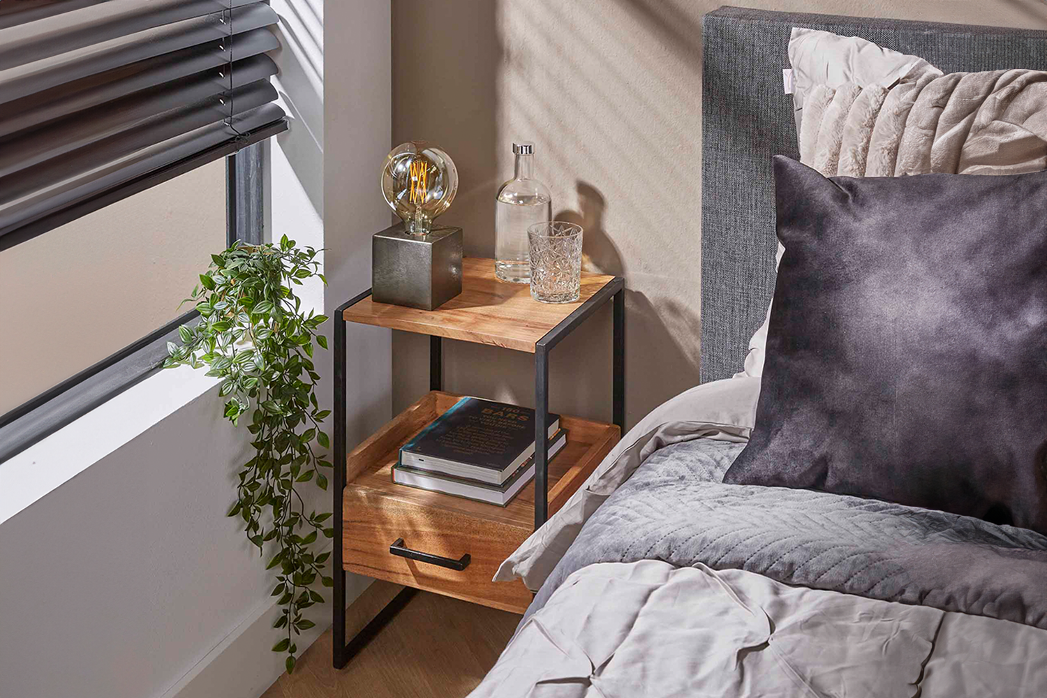 KAWOLA Nachttisch SHER Beistelltisch Akazie natur 1 Schublade – Bild 2