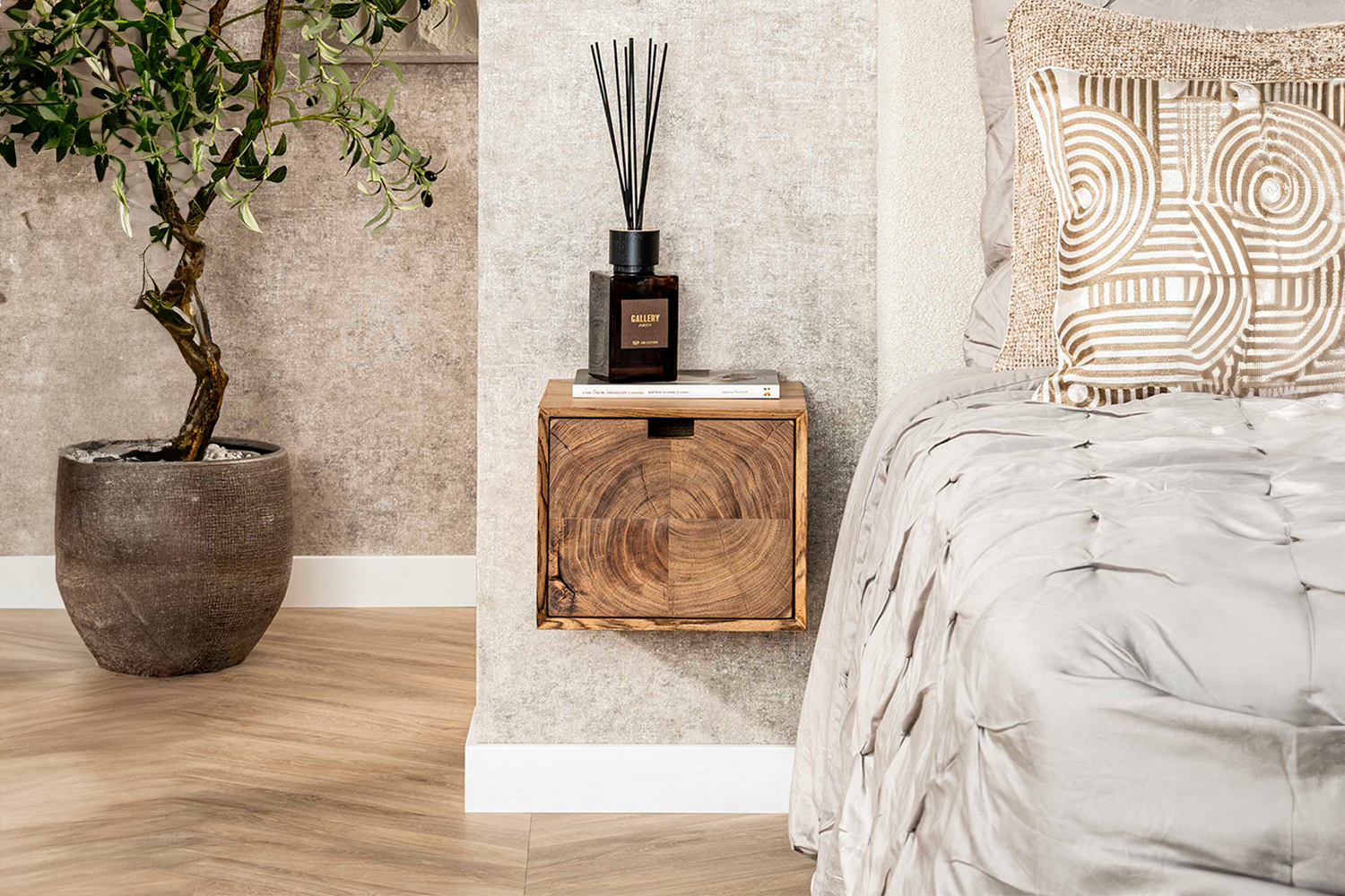 Der Nachttisch GAPRO von KAWOLA überzeugt durch sein stilvolles