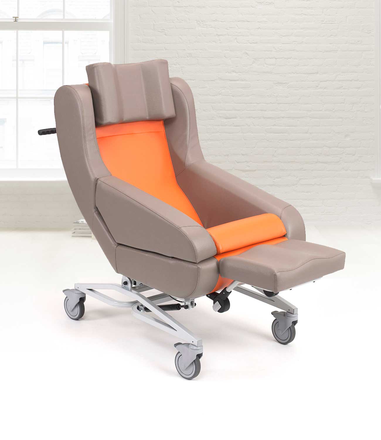 Pflegesessel Culla Balance indoor mit abnehmbarer Armlehne